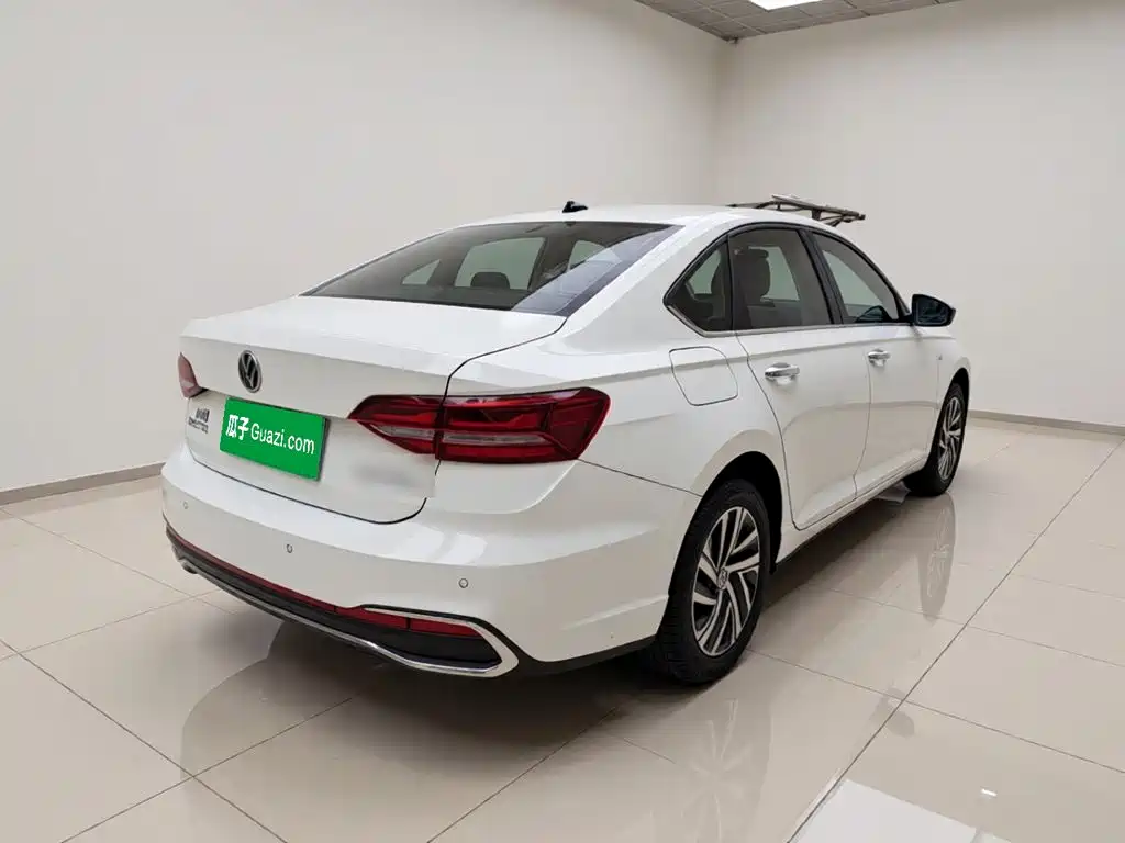 Volkswagen Lavida — миниатюра 4