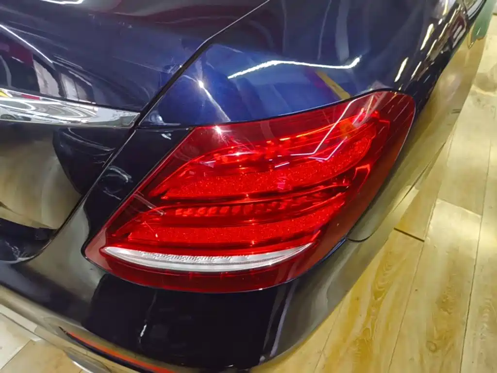 Mercedes-Benz E-Class — миниатюра 8