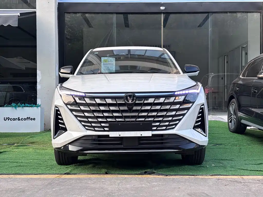 Changan UNI-Z New Energy — миниатюра 2