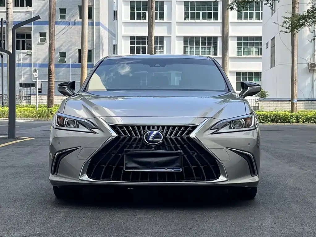 Lexus ES 2021 300h