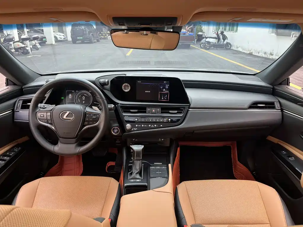 Lexus ES 2021 300h