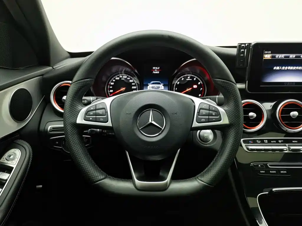 Mercedes-Benz C-Class — миниатюра 11