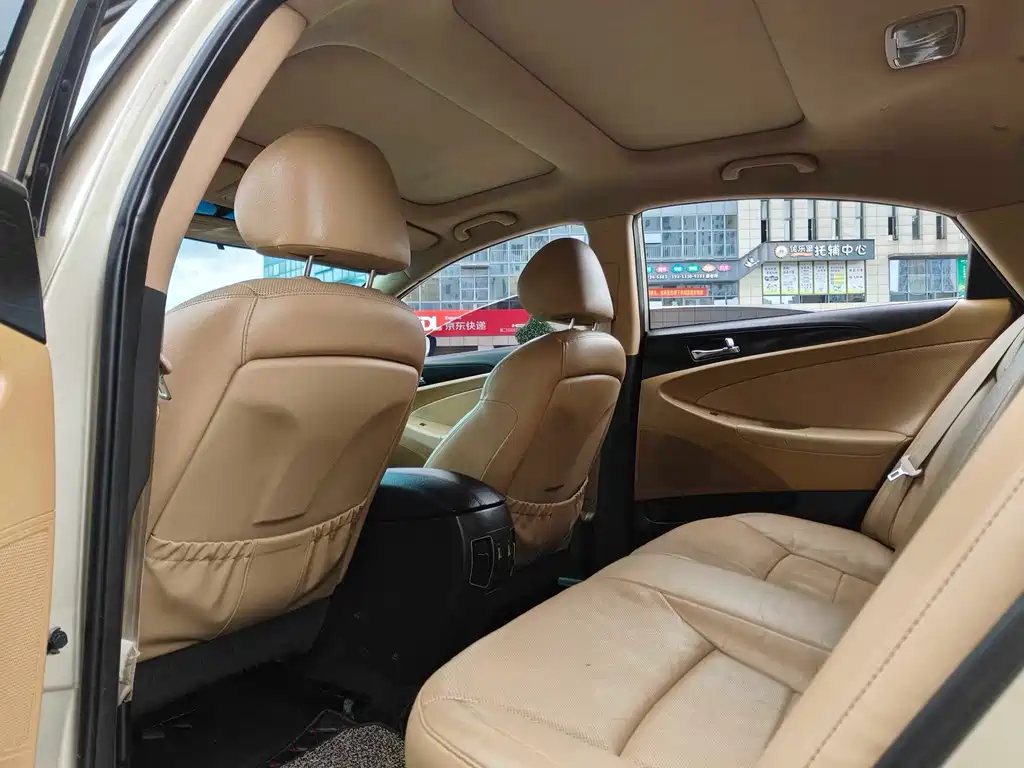 Hyundai Sonata — миниатюра 6