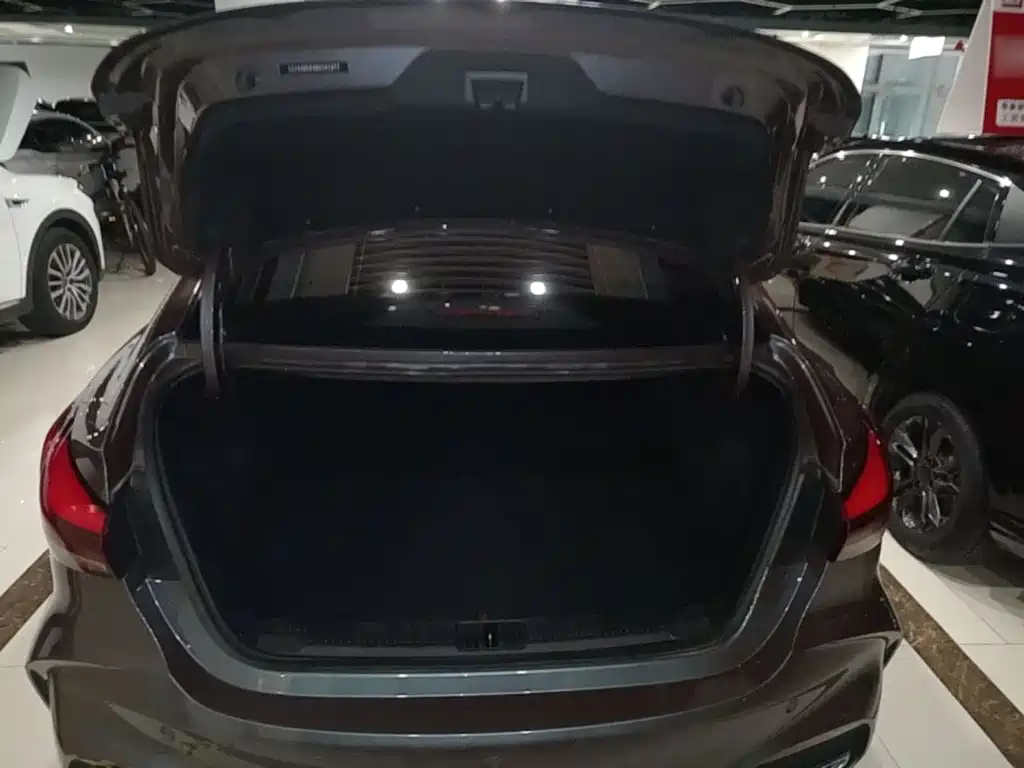 MG MG5 — миниатюра 19