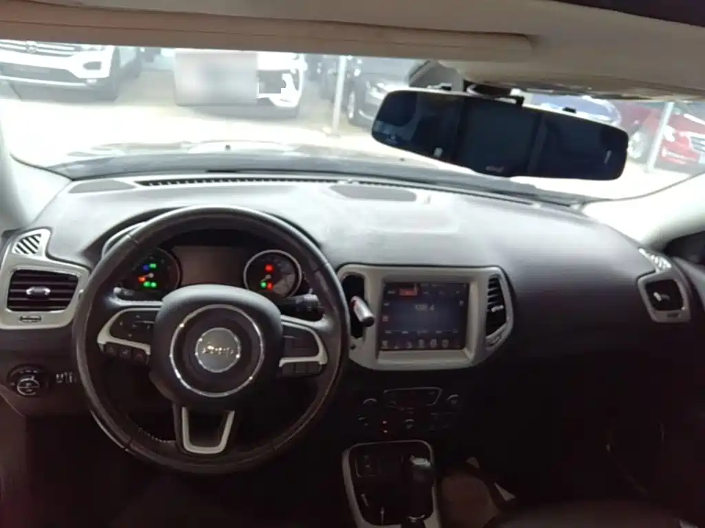 Jeep Compass — миниатюра 10