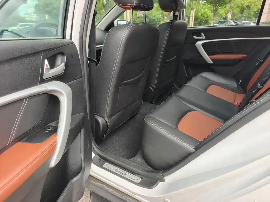 Geely Emgrand — миниатюра 7