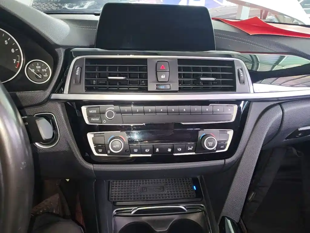 BMW 3 Series — миниатюра 13