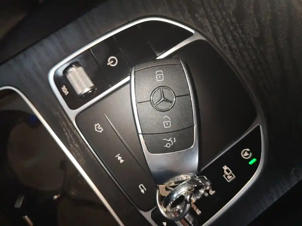 Mercedes-Benz C-Class — миниатюра 9