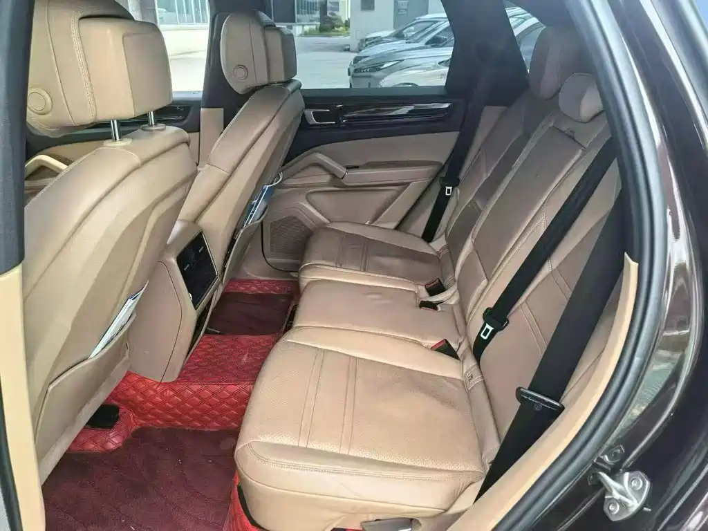 Porsche Cayenne — миниатюра 3