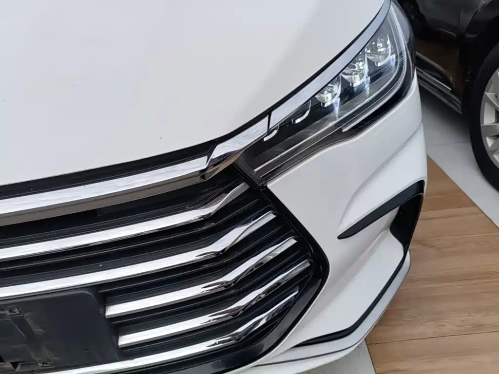 BYD MAX — миниатюра 24