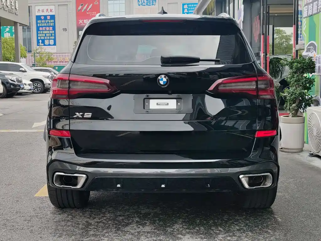 BMW X5 2022 xDrive 30Li Premium M Sport