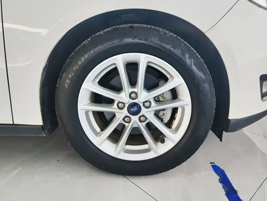 Ford Focus — миниатюра 6