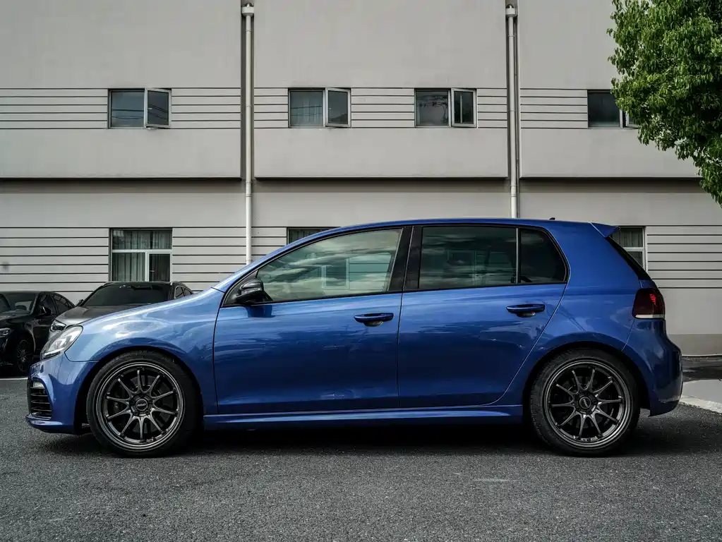 Volkswagen Golf 2011 2.0TSI R