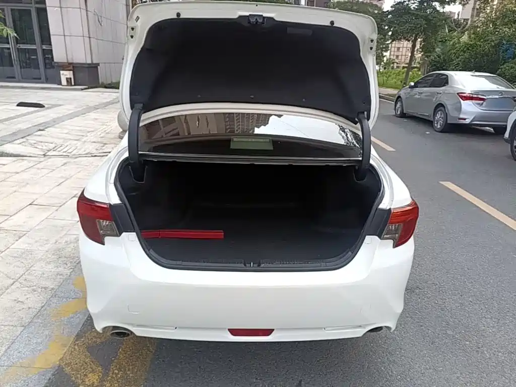 Toyota Reiz — миниатюра 19