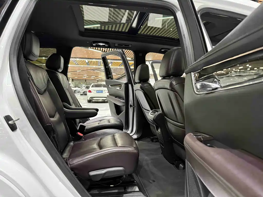 Cadillac XT6 — миниатюра 9