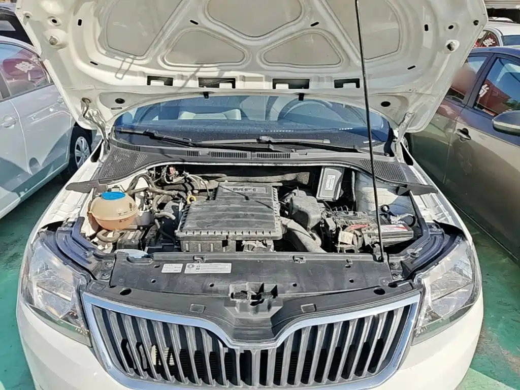 Skoda Rapid — миниатюра 20