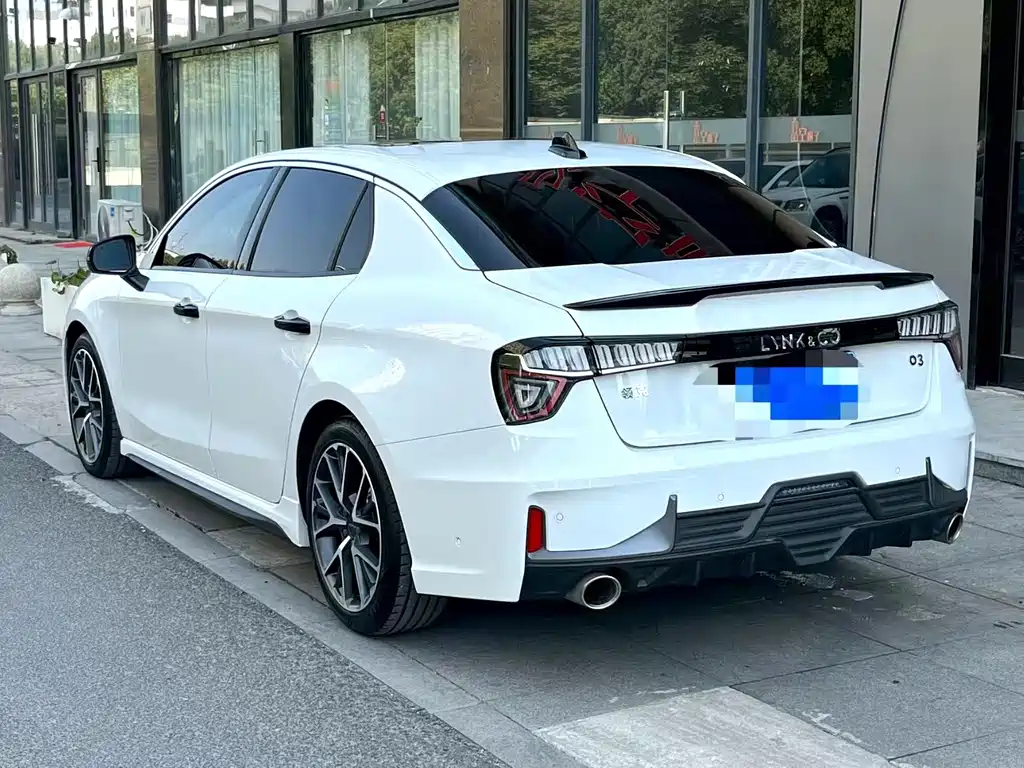 Lynk & Co 03 — миниатюра 7