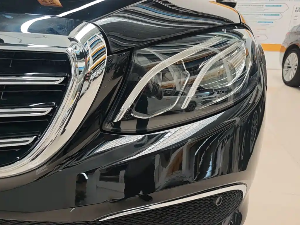 Mercedes-Benz E-Class — миниатюра 24