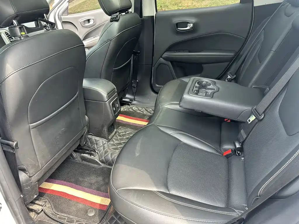 Jeep Compass — миниатюра 12