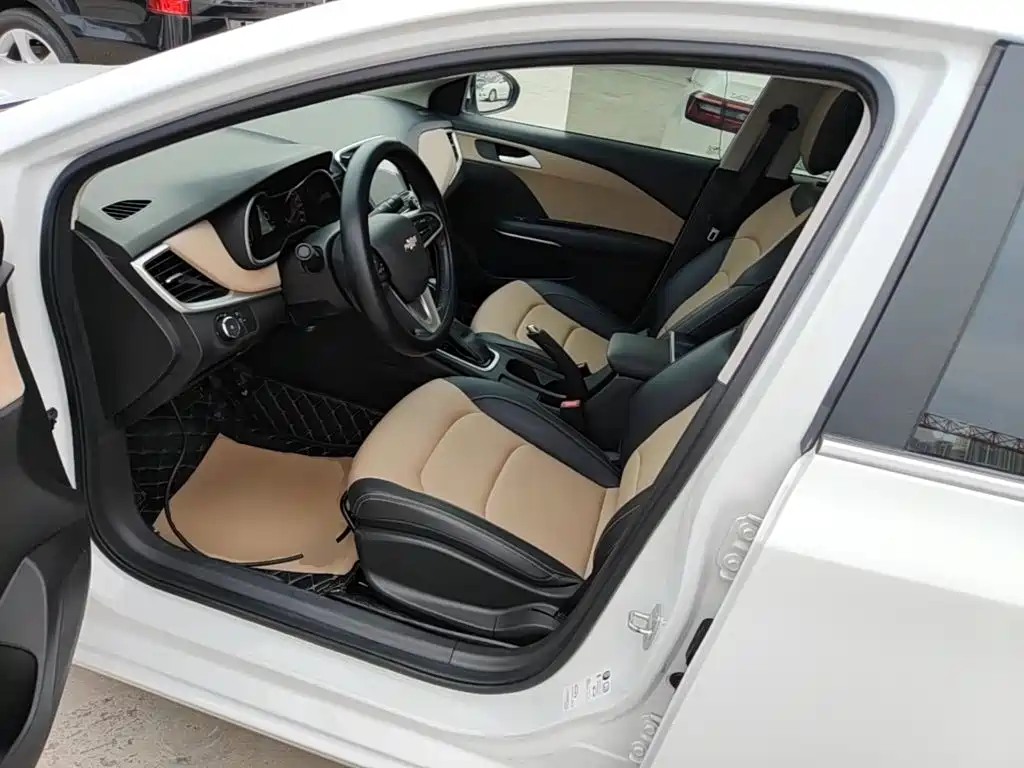 Chevrolet Monza — миниатюра 15