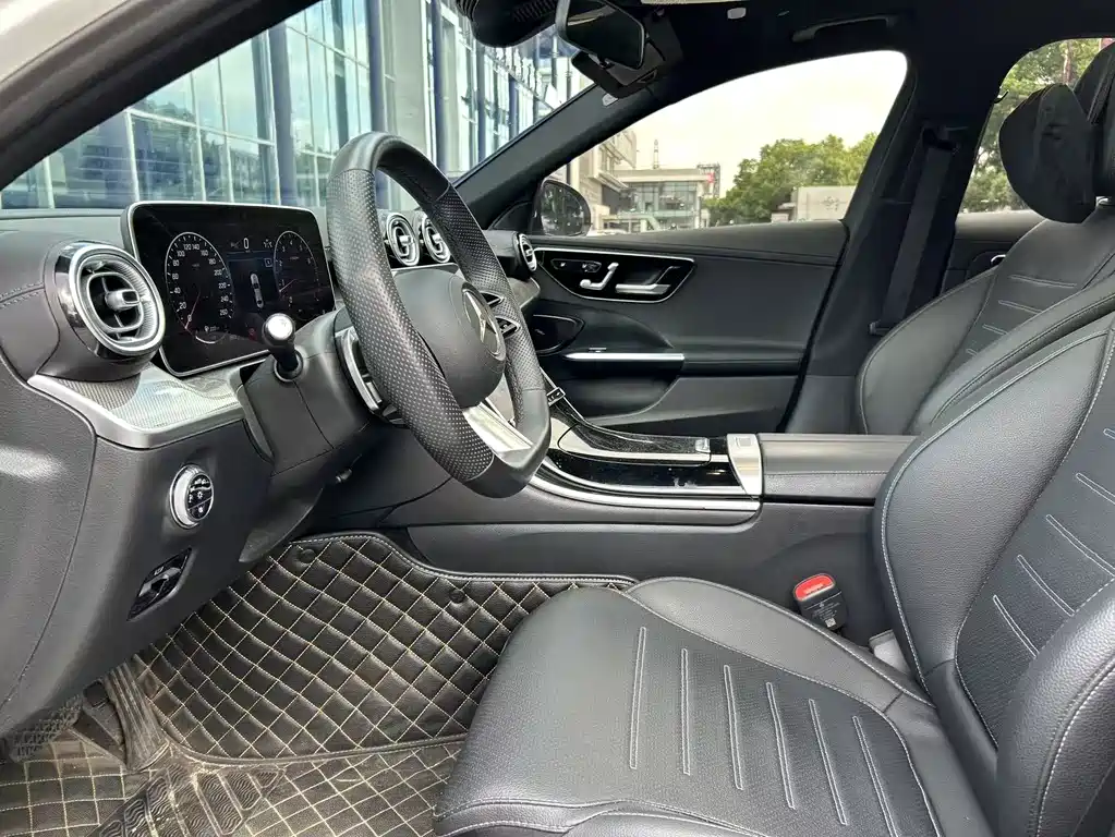 Mercedes-Benz C-Class — миниатюра 7
