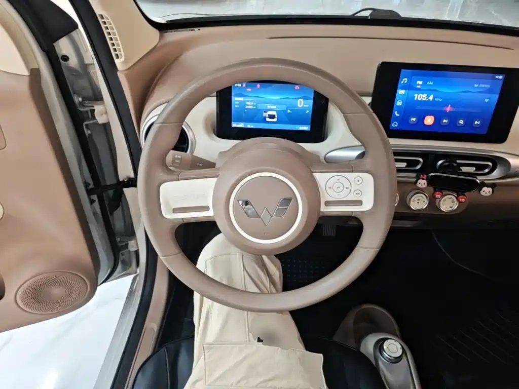 Wuling MINIEV — миниатюра 11