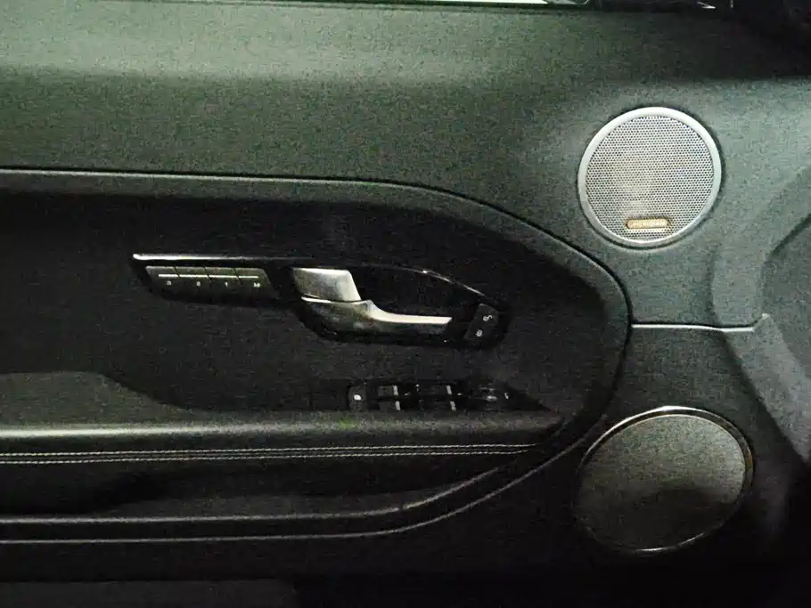 Land Rover Evoque — миниатюра 7