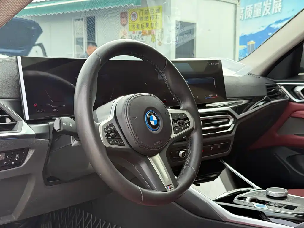 BMW i4 2023 eDrive35