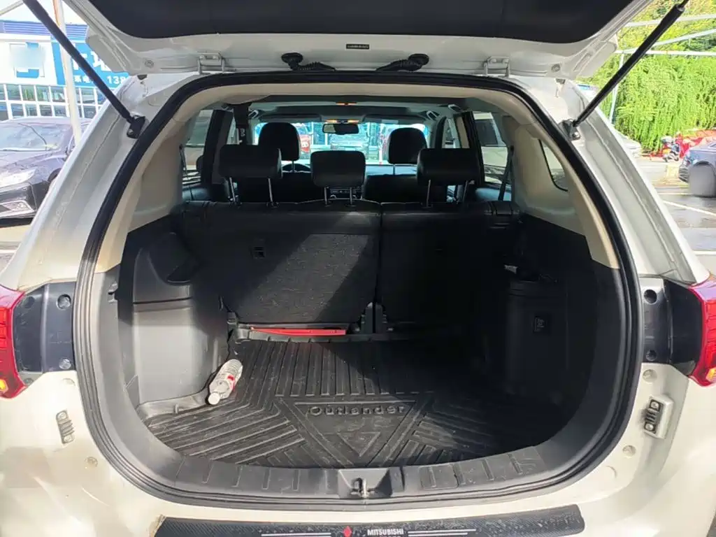 Mitsubishi Outlander — миниатюра 19