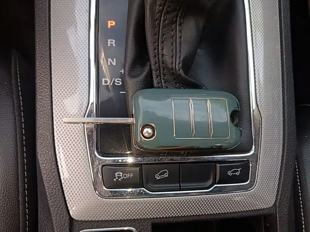 Roewe RX5 — миниатюра 9