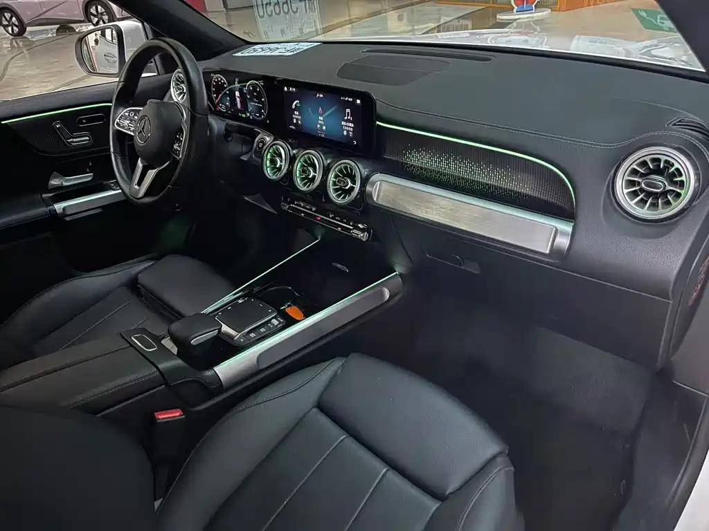 Mercedes-Benz EQB — миниатюра 9