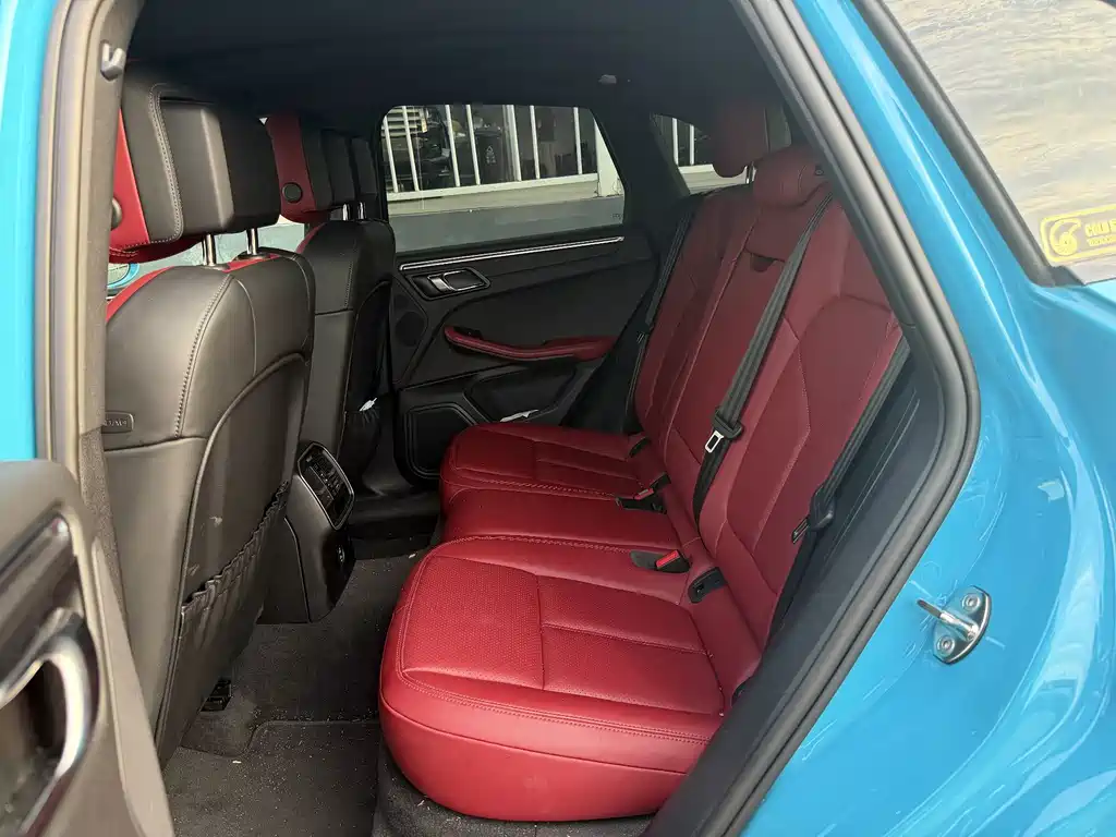 Porsche Macan — миниатюра 14
