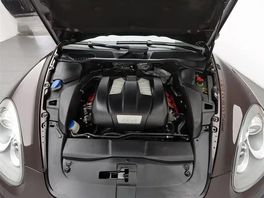 Porsche Cayenne 2014 Cayenne Platinum Edition 3.0T