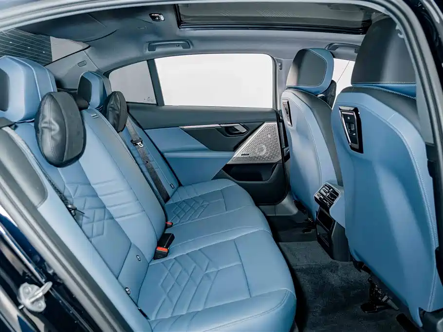 BMW 5 Series — миниатюра 23