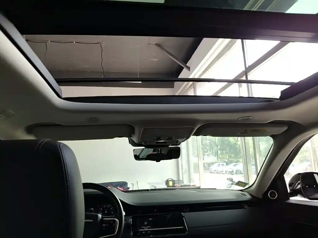 Land Rover Evoque — миниатюра 18