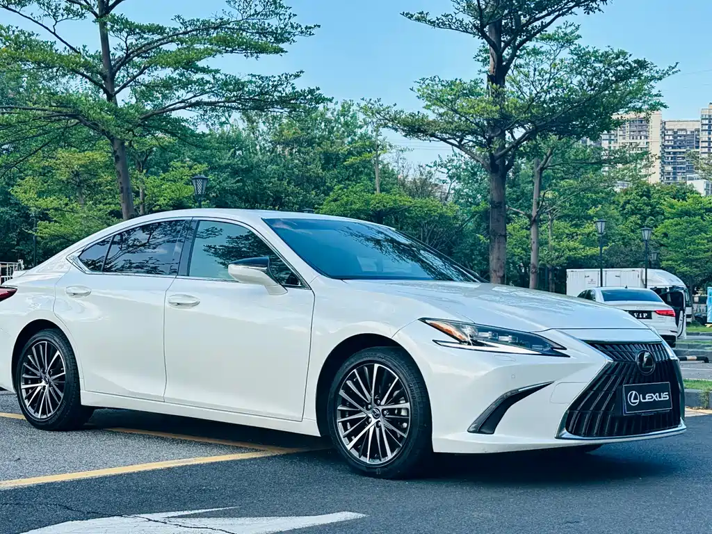 Lexus ES — миниатюра 3