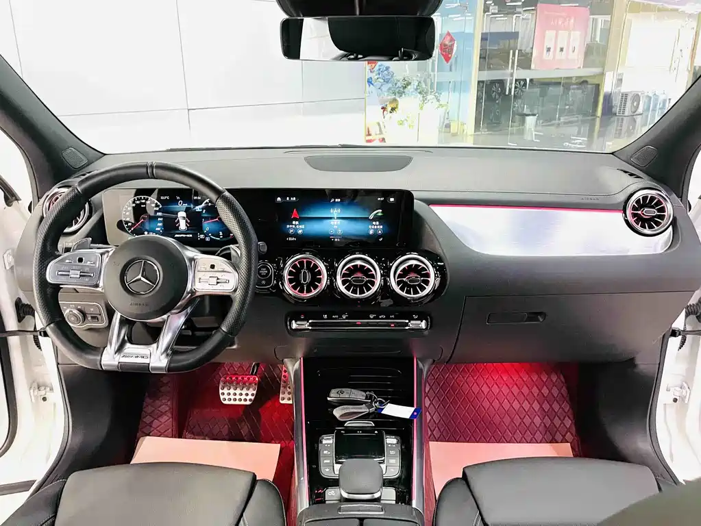 Mercedes-Benz GLA AMG — миниатюра 8