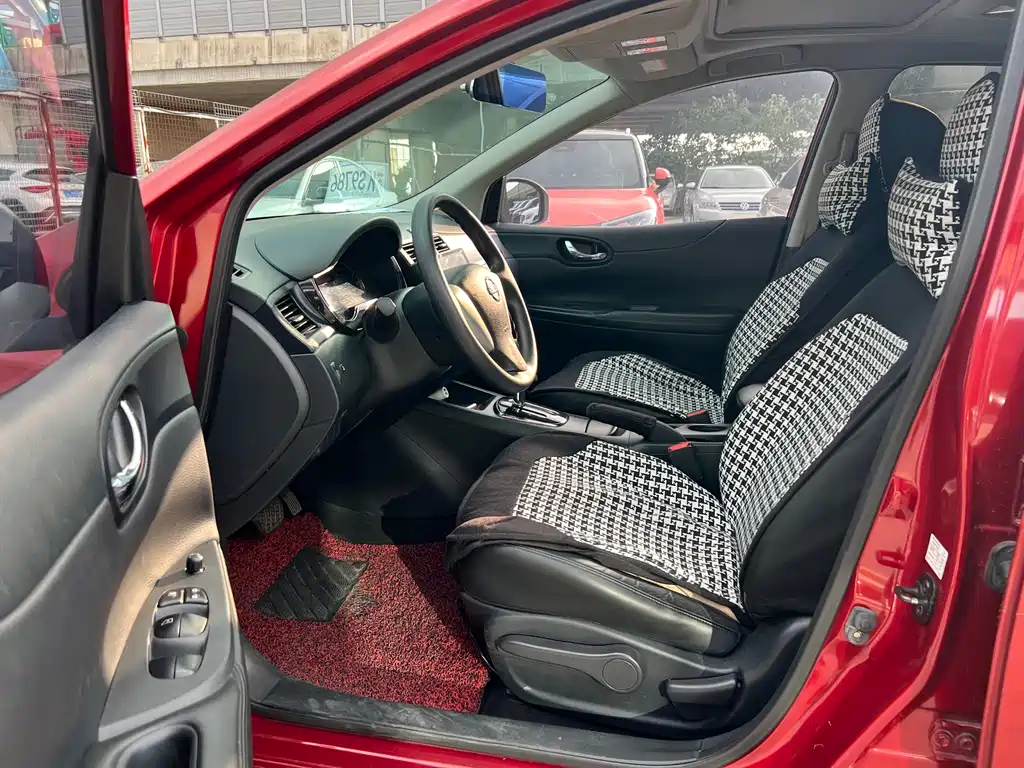 Nissan Tiida — миниатюра 4