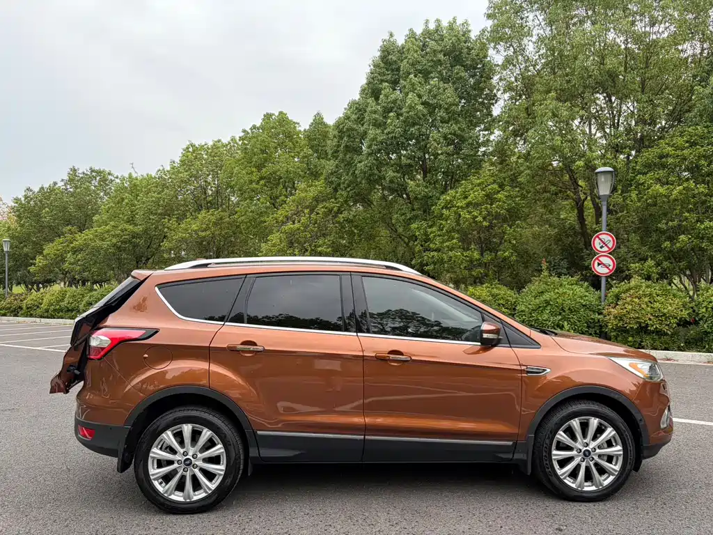 Ford Kuga — миниатюра 10