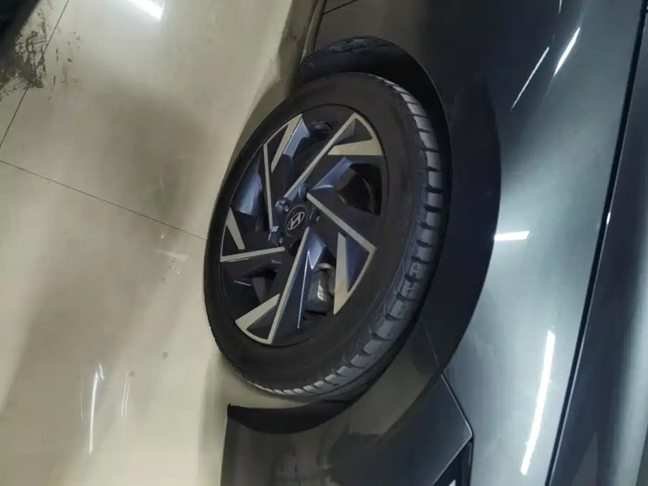 Hyundai Elantra — миниатюра 6
