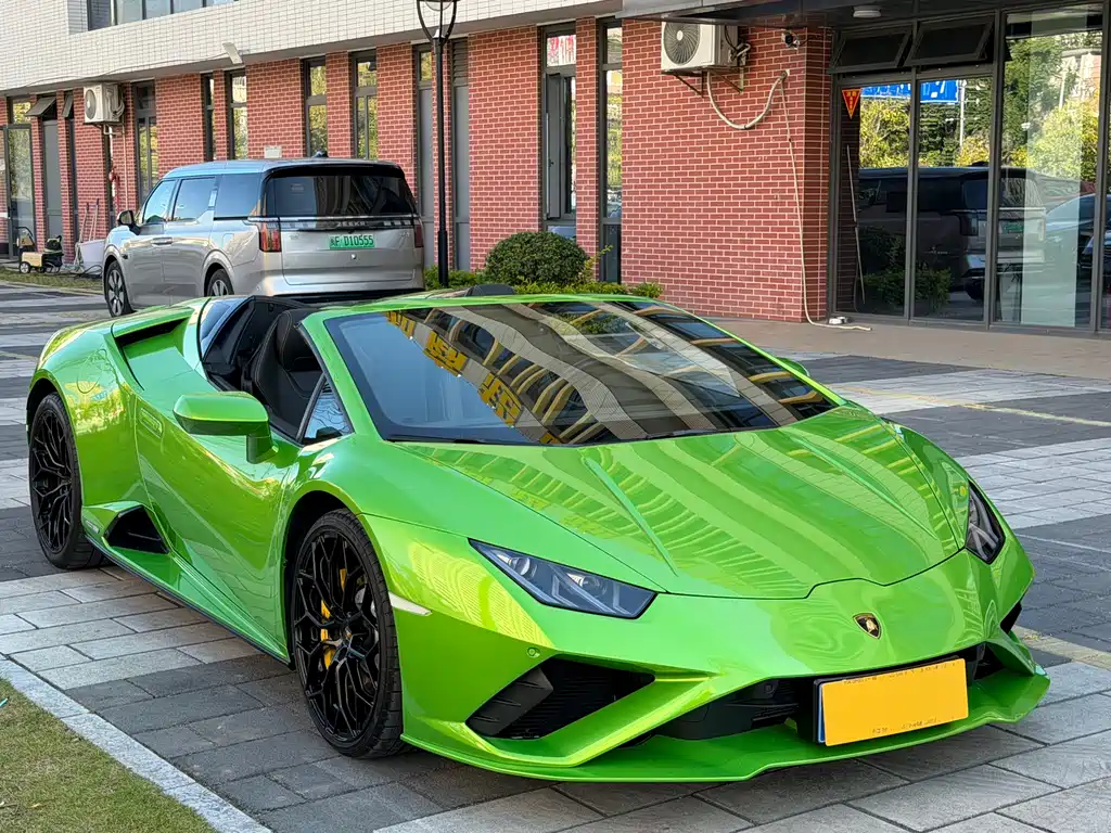 LAMBORGHINI HURACÁN