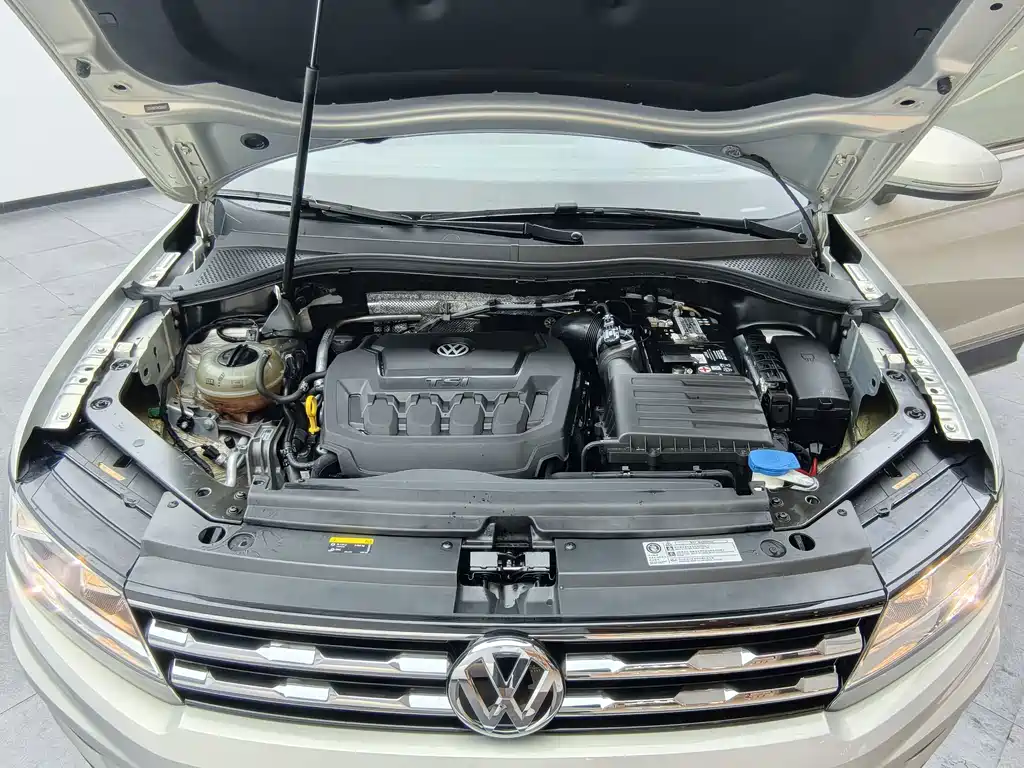 Volkswagen Tiguan L — миниатюра 42