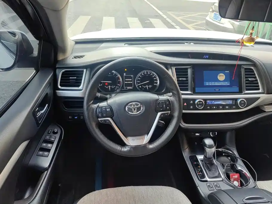 Toyota Highlander — миниатюра 15