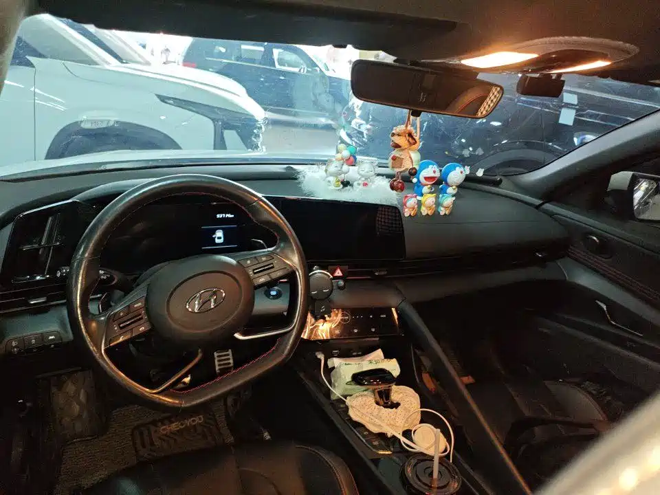 Hyundai Elantra — миниатюра 3