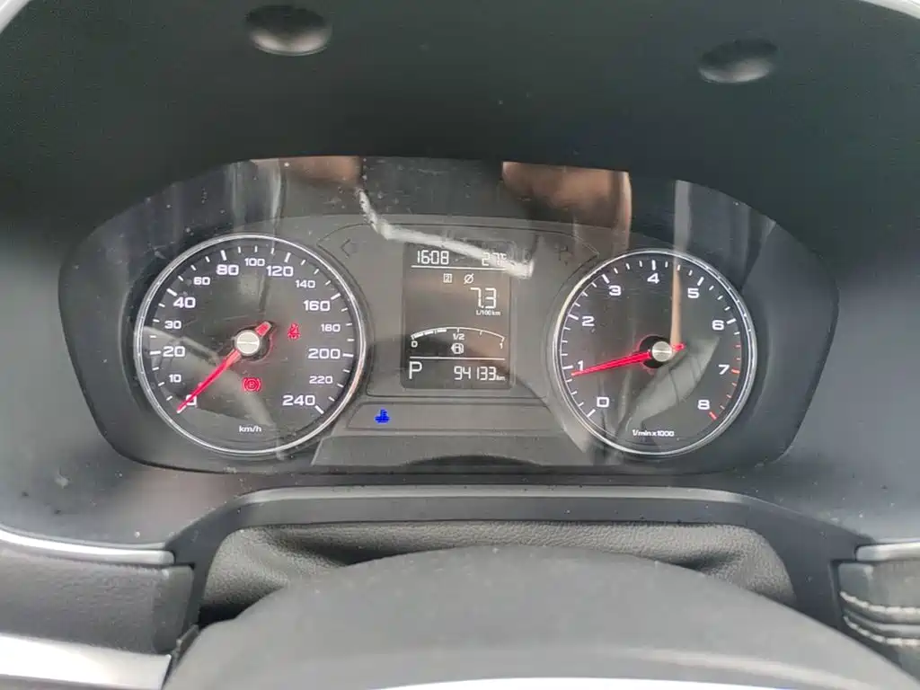 Roewe RX5 — миниатюра 12