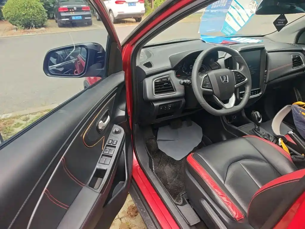 Luxgen U5 SUV — миниатюра 16
