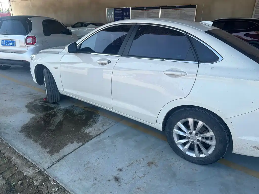 BAIC New Energy EU — миниатюра 8