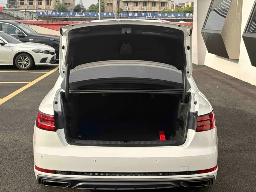 Audi A4L — миниатюра 20
