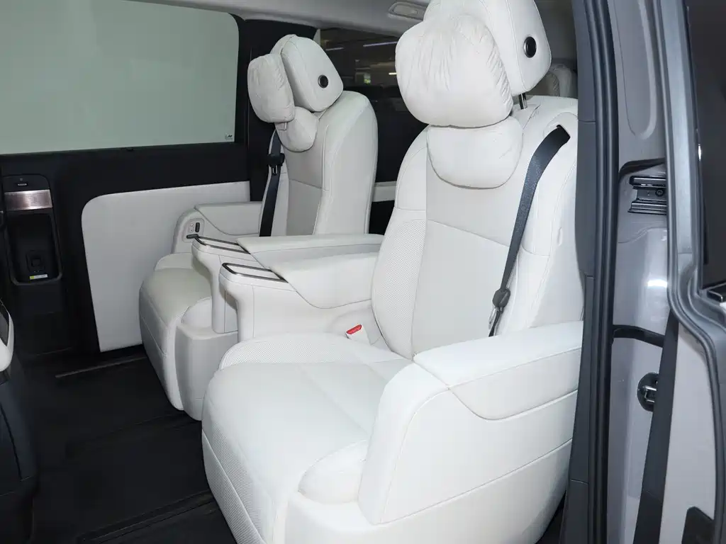 Li Auto Li MEGA — миниатюра 25
