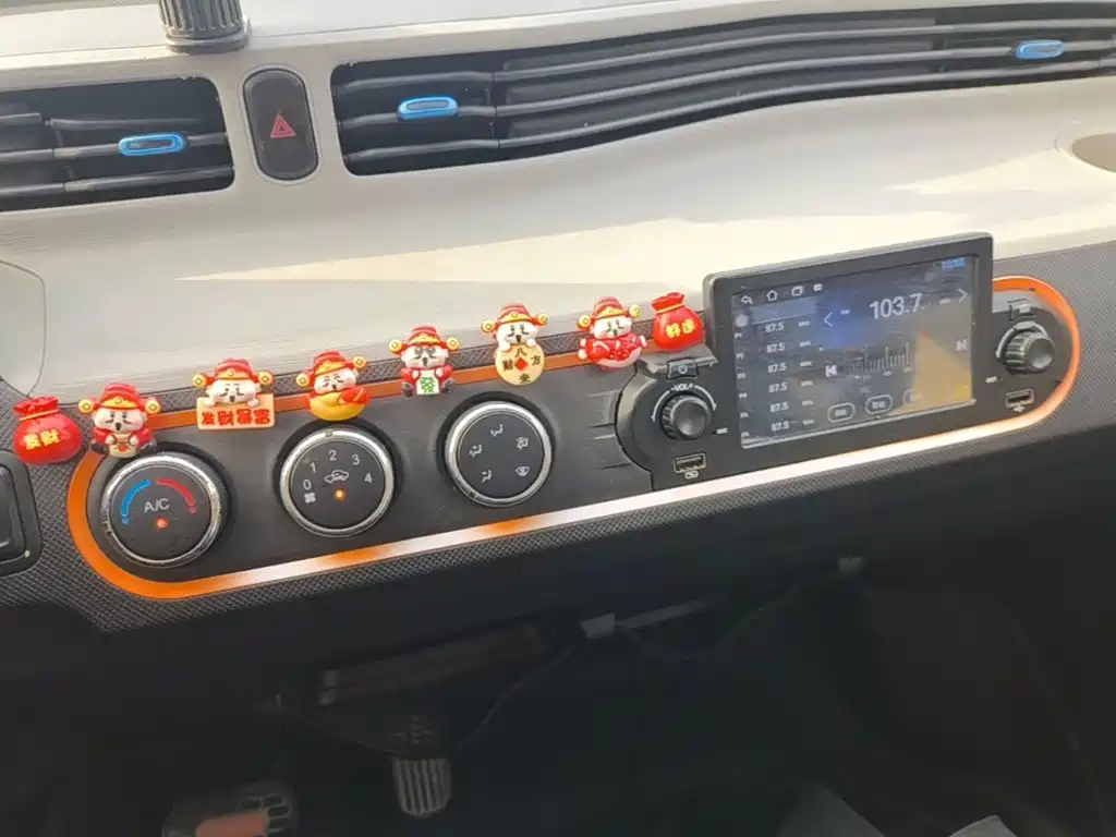 Wuling MINIEV — миниатюра 13